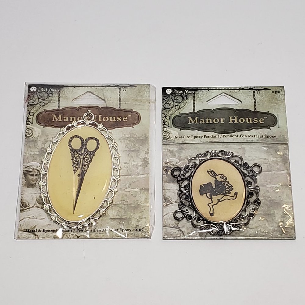 Large Pendant Manor House